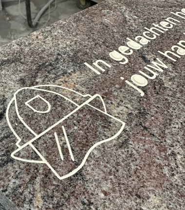 Eigen grafsteen ontwerpen