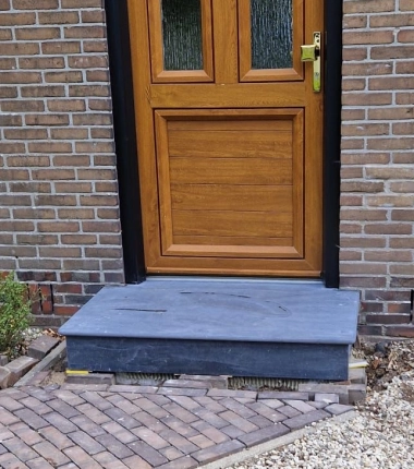 Wat valt er onder stoepen en trappen?